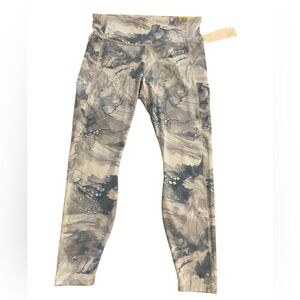 Women’s Legging White Active Leggings New Size large All in Motion